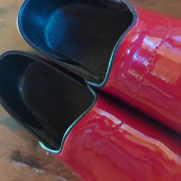 Super Red Patent Stapled Professional Clog. Sz 38. - Picture 14 of 14